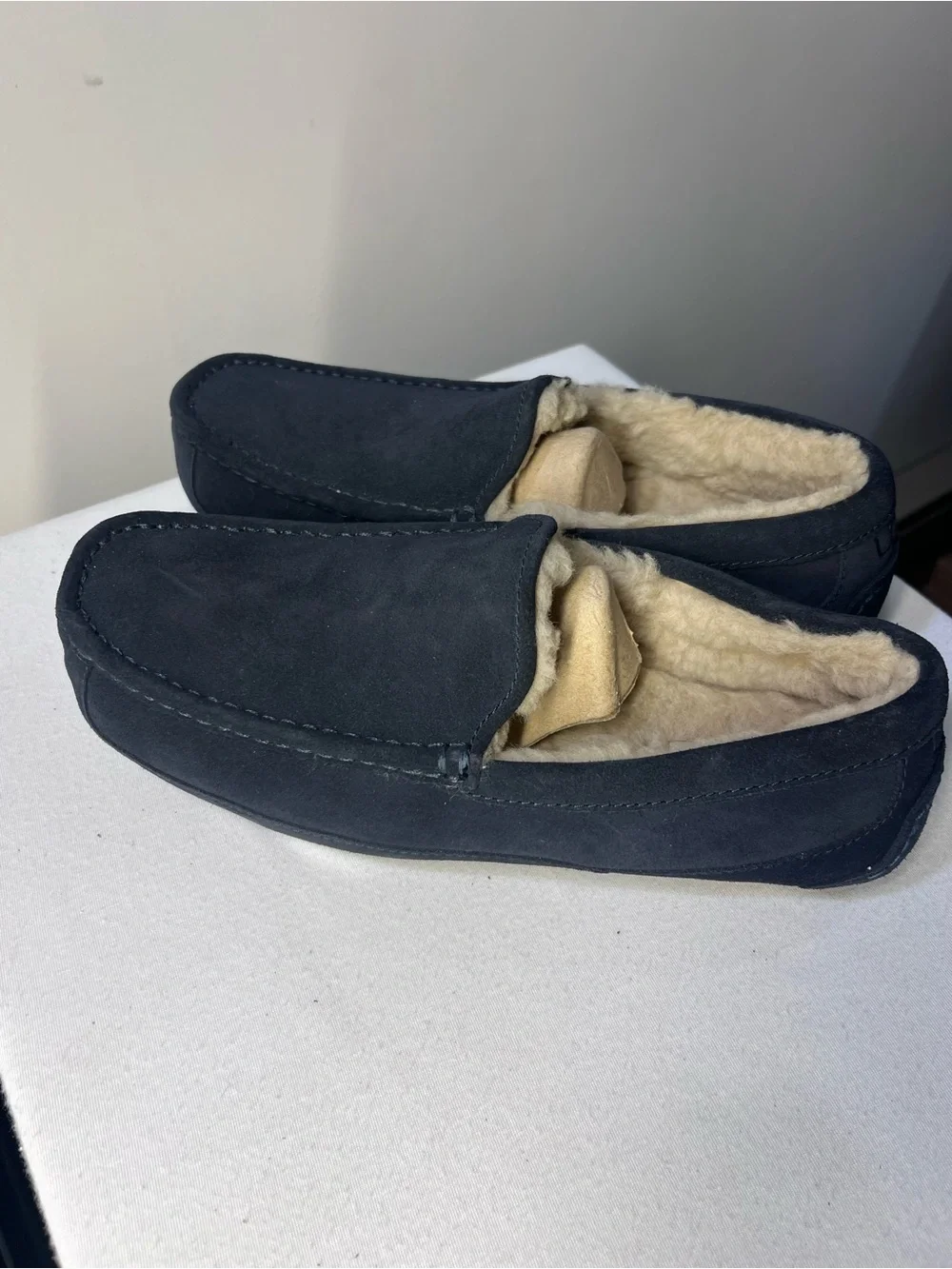 UGG MENS ASCOT BLUE Suede Slippers, size 11, new no box